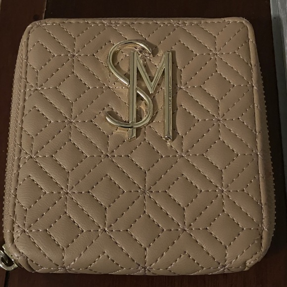 Steve Madden Handbags - Steve Madden Stylish Quilted Beige Wallet